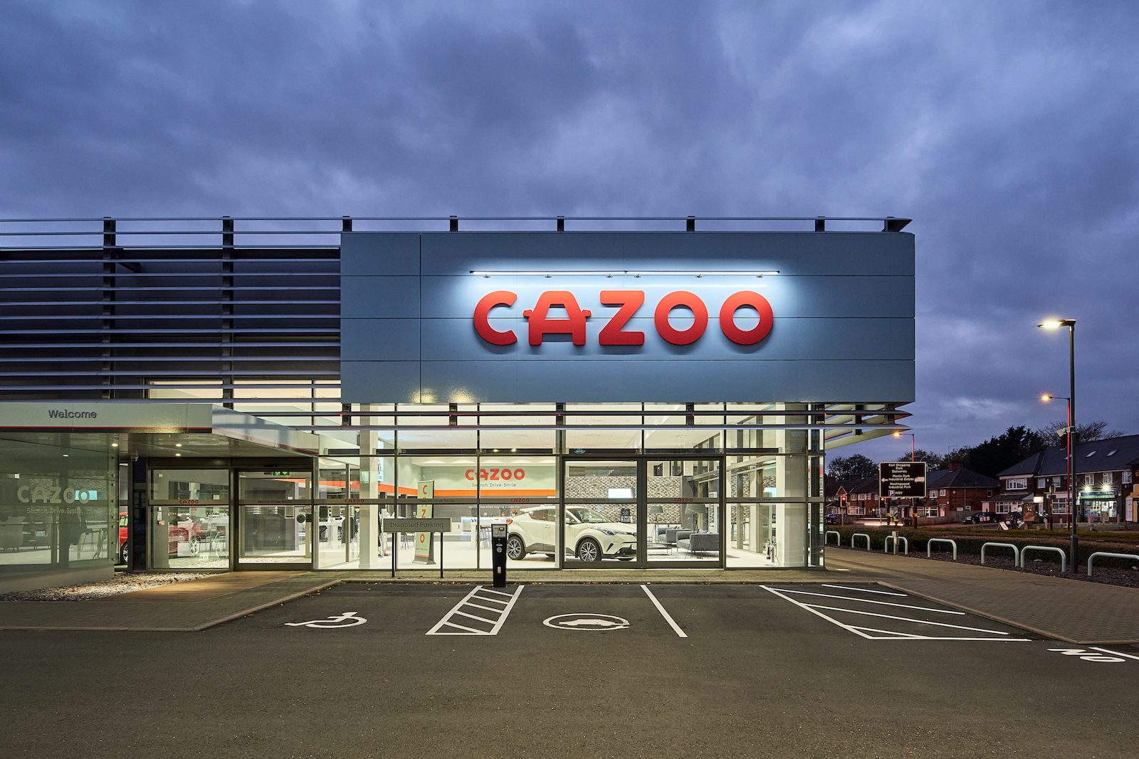 Cazoo posts record UK quarter amid job cuts and Europe exit