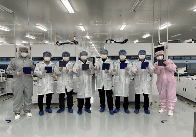 Huasun begins mass production of 25% efficiency bifacial heterojunction solar cells