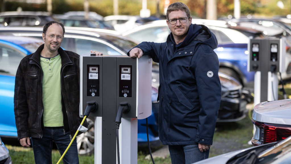 SMA reduces energy consumption and installs new charging stations for electric vehicles